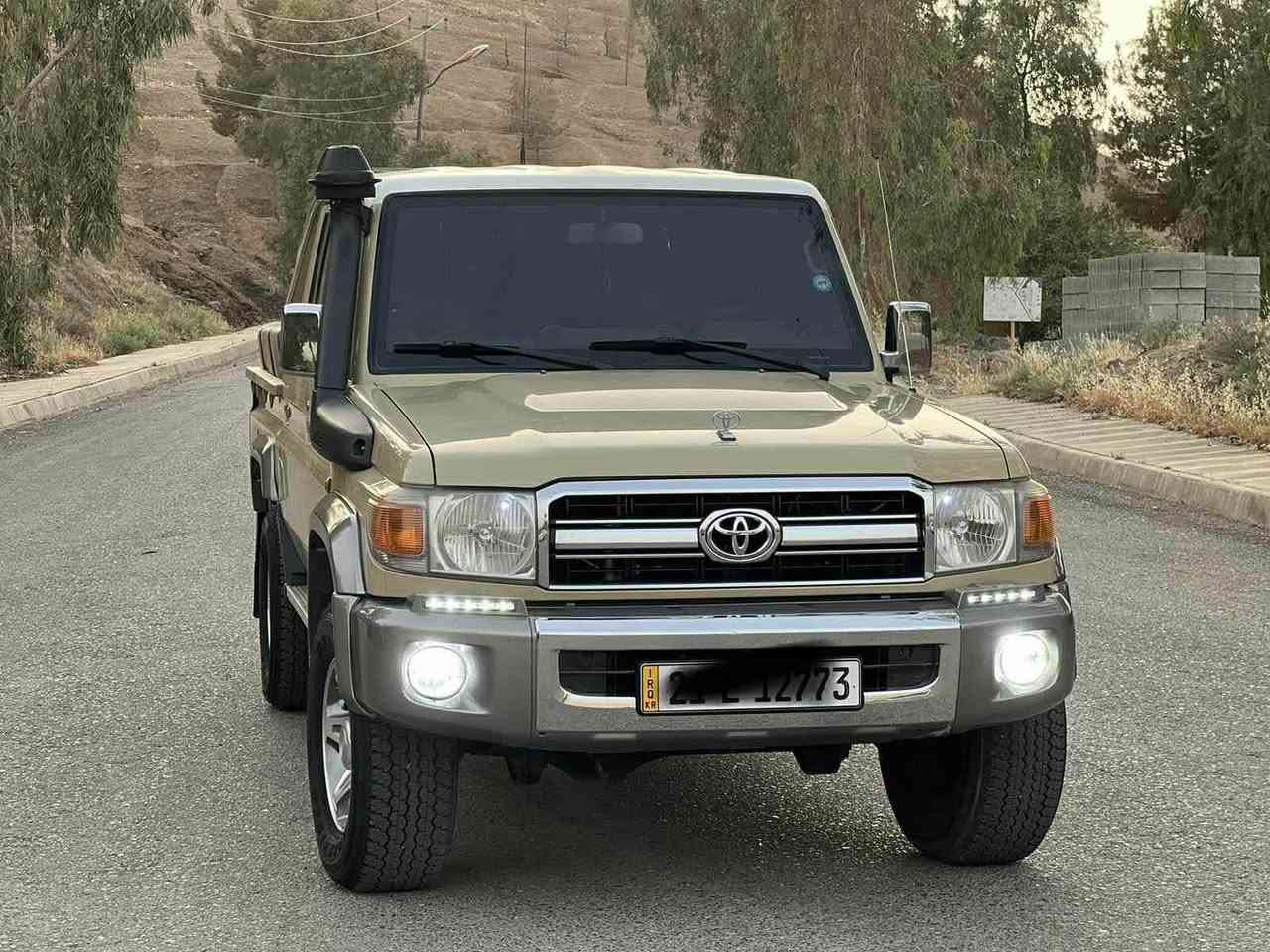 تویوتا مێگزمینی
مۆدێل2013
بێ سبووخ بی ساردە
130ڕۆیشتە
راقەمو  باناوکردنی بەشەرتە
سەیارە کا زۆر جوان و خاوین ماتەوە
شوین هەولیر
بۆ تەلەفۆنکردن… ***********
ڤەیبەرو واسئاپی لەسەرە
