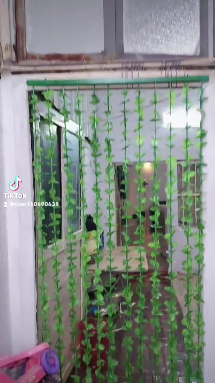 السلام عليكم نص قطعه خلفيه طابق واحد بقطاع 20 نظيفه جدآ مثل متشوفون وسقفها عالي مجاري كهرباء كلشي جديد الفوك غرفه مخزن مسويها سندويش والبيت مقبط للاستفسار اكثر اتصل ع الرقم ***********
