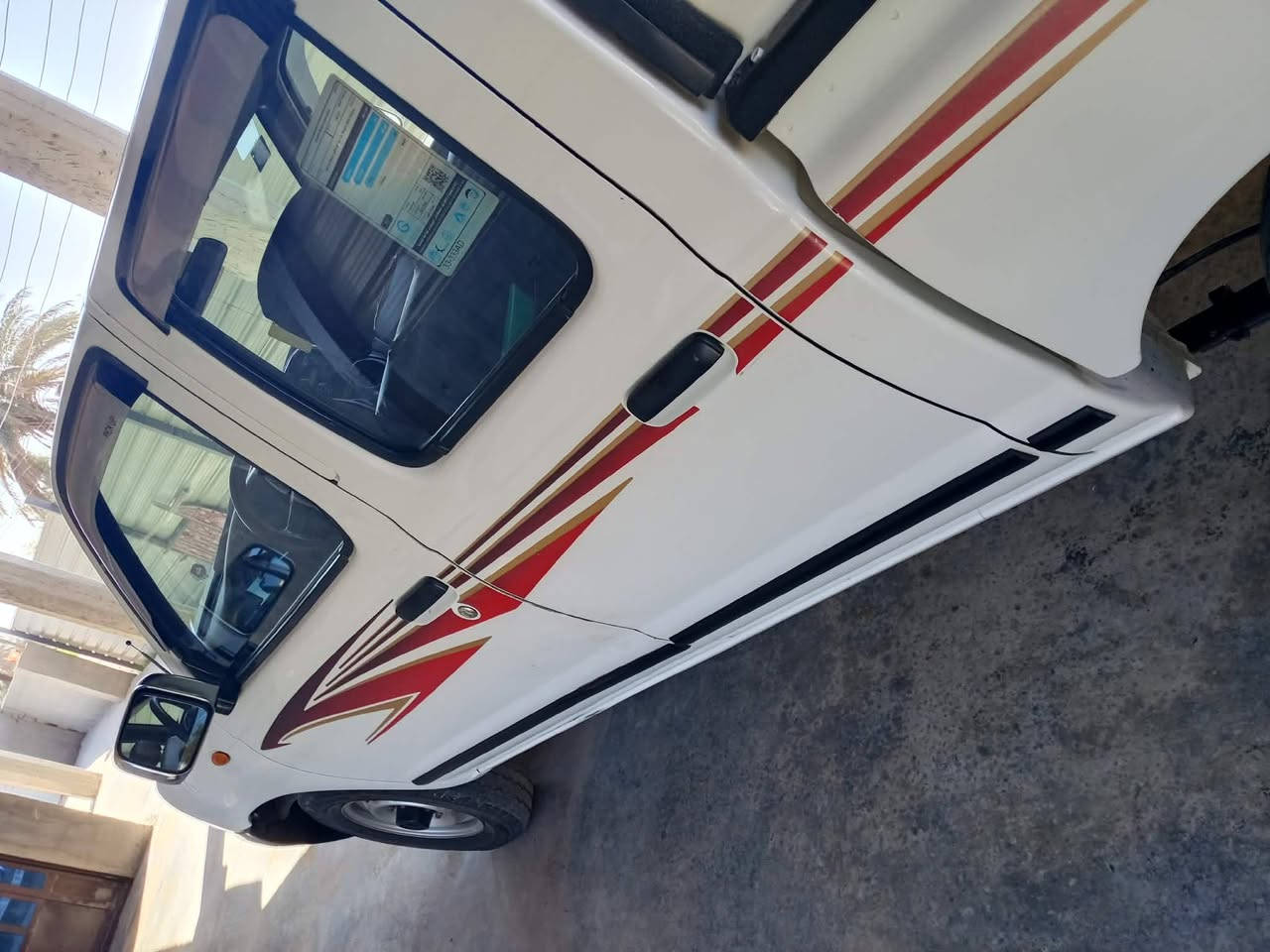 السلام وعليكم البيع بيكم نيسان 2014 رقم واسط بسمي تحويل ثاني يوم كير محرك خير من الله سياره جديده ومامتعوبه مال بيت سعرهه 135 وبيهه مجال استفسار *********** مكاني بغداد
