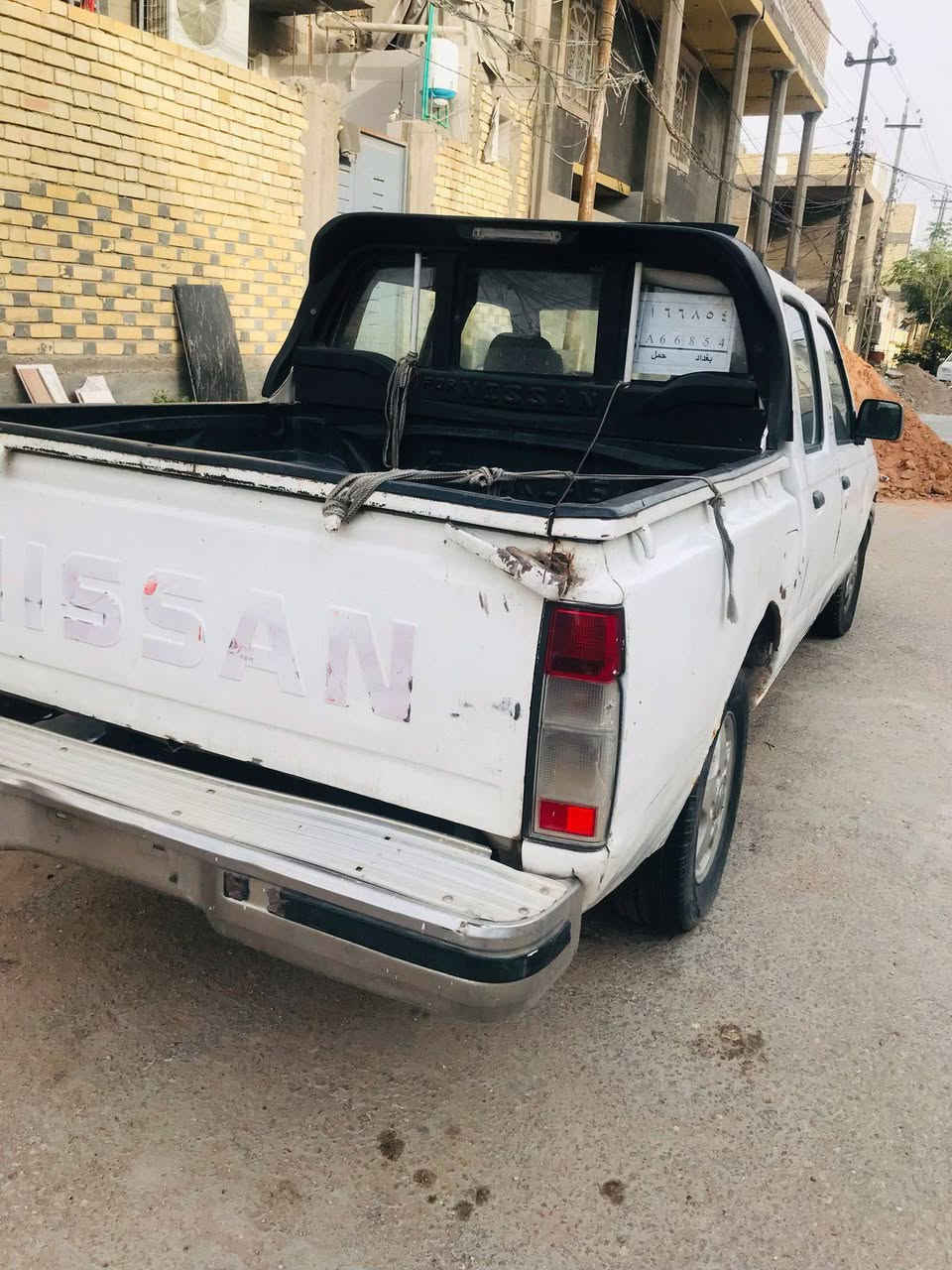 شبوط 2002 سياره ياباني نيسان سياره اي ضربه ما بيها نظيفه كلش السياره سعره 70 ورقه وبيها مجال رقم بغداد  ***********

