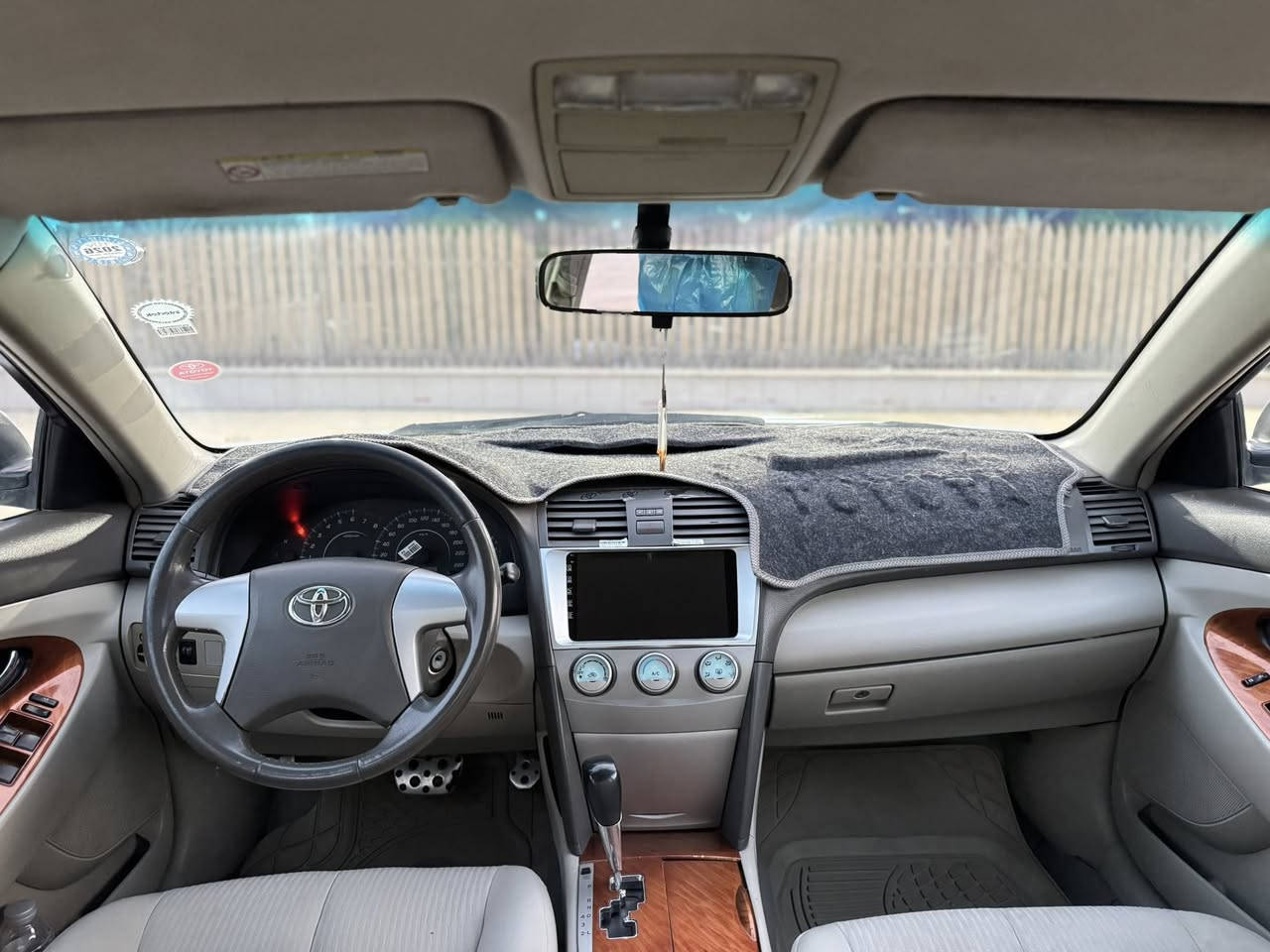 كامري 2011 خليجي مواصفات GL
رقم اربيل دولي الجديدسنويه جديده
 لل2028 شرط التحويل والغرامات
مكفوله سونار عندي راسلني ادزلك
 *********** واتساب 

مكينه 2400 كير اوتوماتيك
تبريد قطعتين _ داخل لونين وصاج
ويل كب كروم _ شاشة ايباد والكاميرا
حساس امامي والخلفي 
تحكم مري جانبي
 ارضيه جلد ماشية 171 كم
كير محرك تبريد تدفئه كلها بشرط 

عنوان السياره كركوك 
 سعر 125 ورقة وبيها مجال 
للاستفسار : ***********
