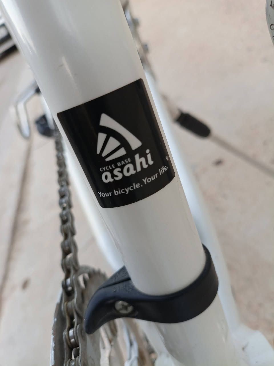 السلام عليكم...
للبيع بايسكل C700 ماركة WEEKEND BIKES 🚲 رياضي باله مال مسافات طويلة نظيف وعملي جداً المنشأ صيني 7 نمر سستم  ماركة شيمانو السعر. 140 وبي مجال 

***********
