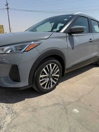 نيسان كيكس   موديل 24سمنتي ظرر جاملغ مبدل  باب بيها شويه بارد  سياره ق...