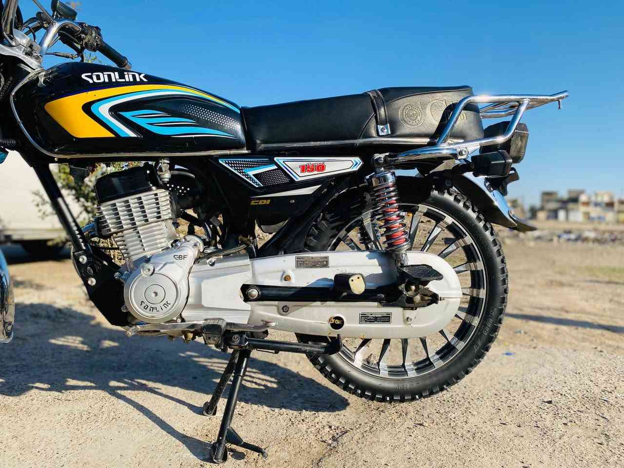 دراجه للبيع موديل 24 

سلام عليكم دراجه ايراني ضاقطه وزنجيل محرك 150حقيقي دراجه كامله دشبول شغال 
اوراق اصولي بصمه عن بعد لايت علي ناصي اشاير كلشي شغال ما بيها اي نقص 

عنوان بغداد 

السعر 750

***********
