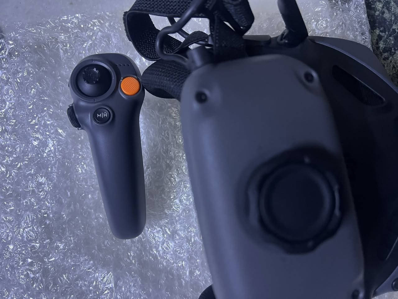 السلام عليكم متوفر نظارة و جوستك dji الي يفيدنة يتفضل خاص


**إذا كنت صاحب هذا الإعلان وتريد حذفه لأي سبب، رجاءا أرسل رسالة إلى الدعم الفني**