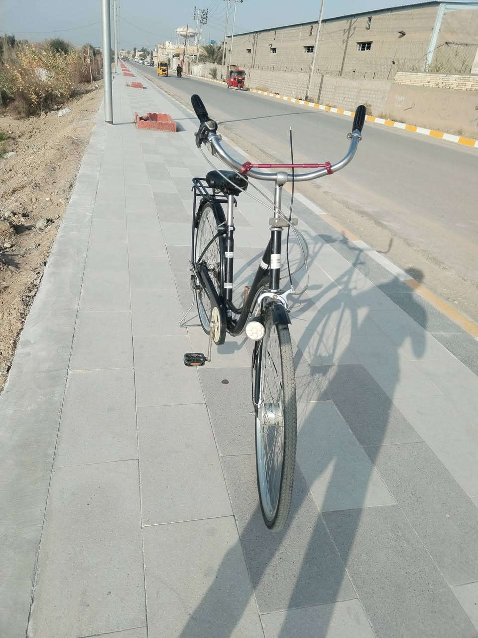 السلام عليكم عندي بايسكل للبيع الحجم 27 واريد ابيعه ب75الف وبيه مجال 
*********** رقمي للاستفسار
