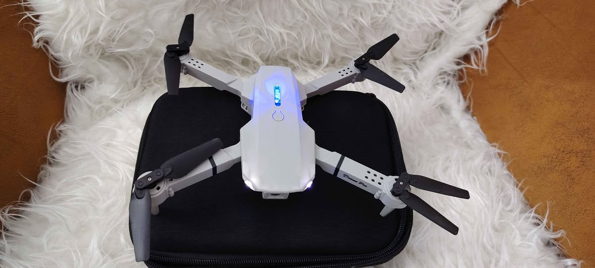 🚁 درون تعليمي شغال 

إذا تحب التصوير الجوي أو تريد تتعلم قيادة الدرون بسهولة، هذا العرض مناسب إلك! 🔥

✅ ينزل تطبيق على الموبايل للتحكم الكامل
✅ تگدر تخلي الموبايل مثل يد تحكم وتشوف البث المباشر
✅ تسجيل فيديو والتقاط صور مباشرة من الموبايل 📸
✅ تحتوي على كامرتين (أمامية + سفلية)
✅ بيها مراوح احتياط
نظام البيع فحم بس هو شغال 
💰 السعر: 18 ألف فقط
🚚 التوصيل مجاني بغداد, العراق


**إذا كنت صاحب هذا الإعلان وتريد حذفه لأي سبب، رجاءا أرسل رسالة إلى الدعم الفني**