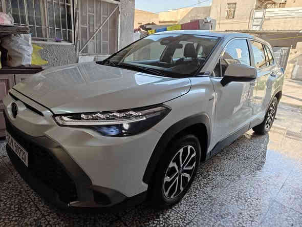 تحيه طيبه
تويوتا فرونتلاندر S  اس 
 2025 
هايبرد 
ماشيه 2000 فقط 
بعده زيرو بمعنى الكلمه 
المواصفات الي يرد يقراهن 
كشن كهرباء 
- بصمه 
- فتحه سقف 
- لايت خمس عدسات 
- بك لايت ليد 
- شاشه مع كامرا دواره 
- مانع انزلاق 
- رادار امامي 
- تحديد مسار 
- تنبيه مغادره المسار 
- السعر 27.3000د.ع
- للاتصال ***********
-
