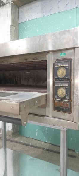 فرن بيتزا كهربائي
حجم كبير نظيف كلش
صناعة تركية
هيترات مغلونه ومقاومة
تسخين من الاسفل والاعلى
للاستفسار المراسلة على الماسنجر لطفا
المكان بغداد العلاوي قرب مستشفى الكرامة
