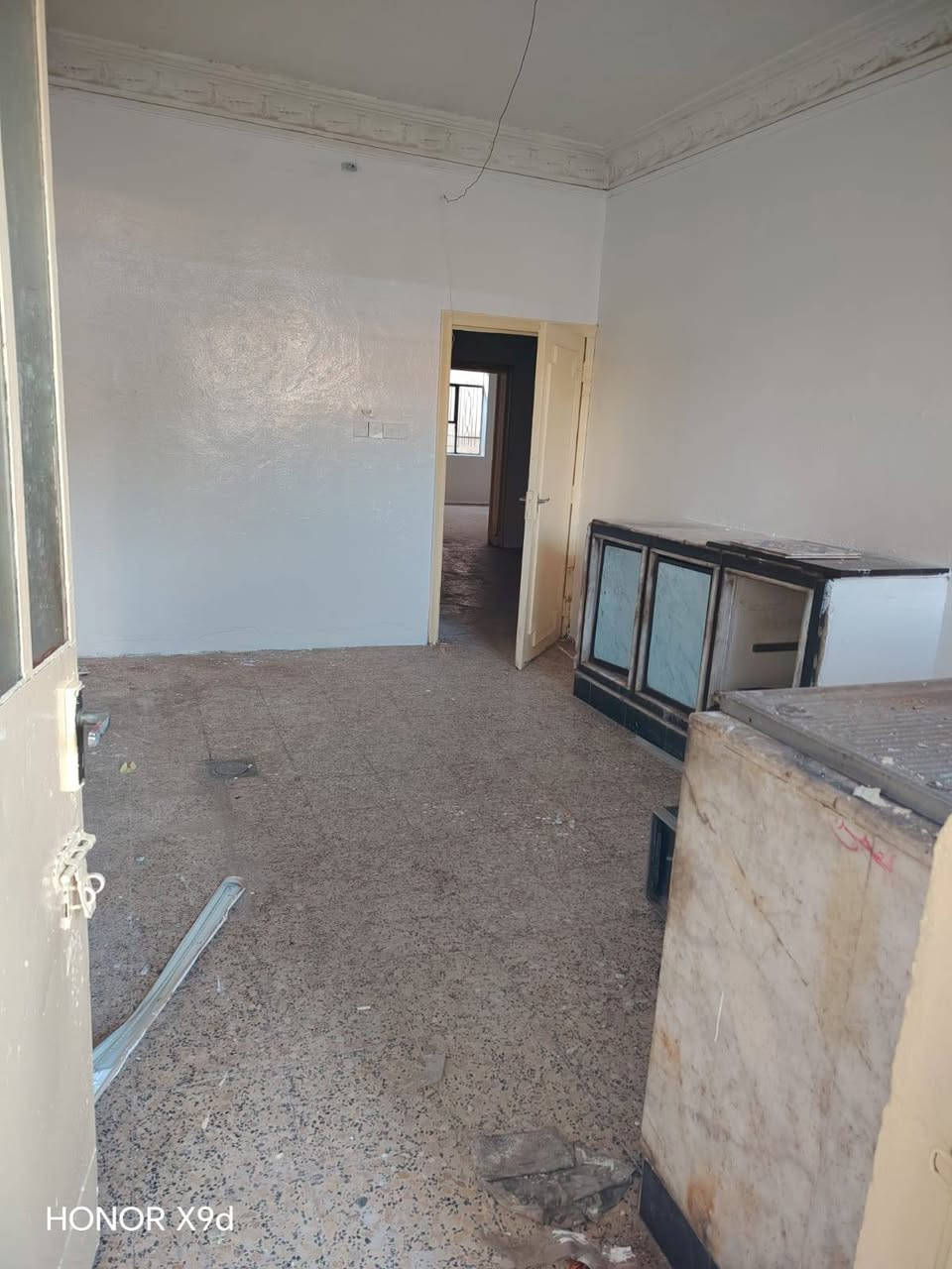 بيت الايجار حي البكر قرب مدرسه الرقم  غرفه نوم وهول واستقبال مطبخ وصحيات مكتب تاج   ***********/   ***********
