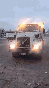 فالفو موديل 89برازيلي. مكينه كير إكسل مكفول رقم انكليزي مكينه 22 شاصي مكفول السعر 18وبيه مجال قليل ***********
