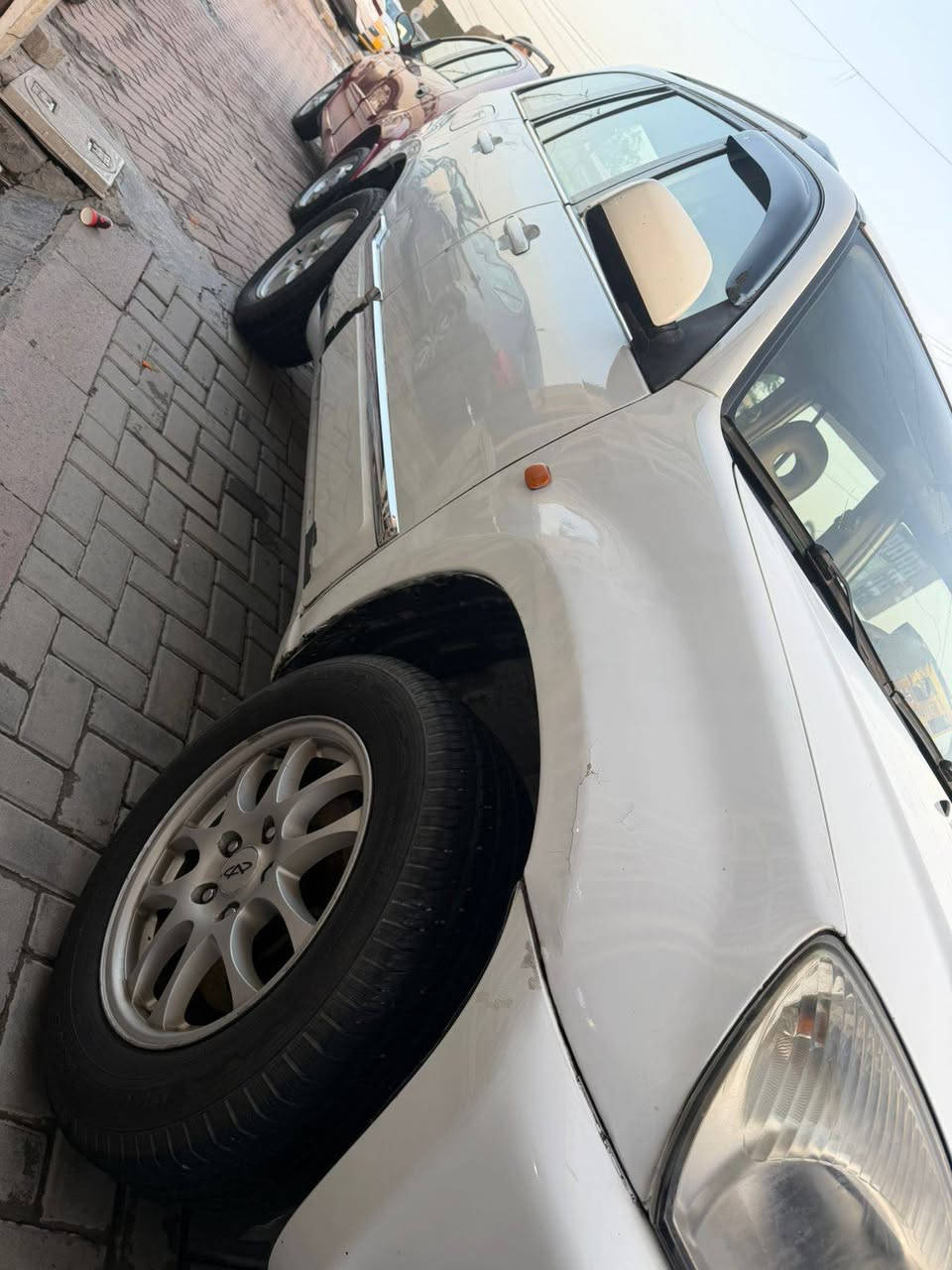 .السلام عليكم 
تيكو موديل 11 كير ميكانيك محرك كورلا محور 
سياره بلادي مكفول من الضرب لا تبديل 
كير محرك تبريد مكينه كفاله عامه 
تخم تاير شواصي مكفولات بلادي 
دوخل نظيفه سياره حلو معنا الكمله بل عافيه ياخذها 
رقم بغداد مشروع وطني بسمي تحويل ثاني يوم 
سعار سياره 58بي مجال شي بسيط 
العنوان بغداد الحبيبيه نتصل تدلل 
***********
