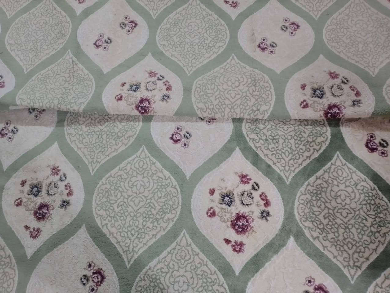 زوالي البيع نوعيته امتار تركي قطعتين اربع باربع السعار 200الف وبيه مجال الرقم ***********
