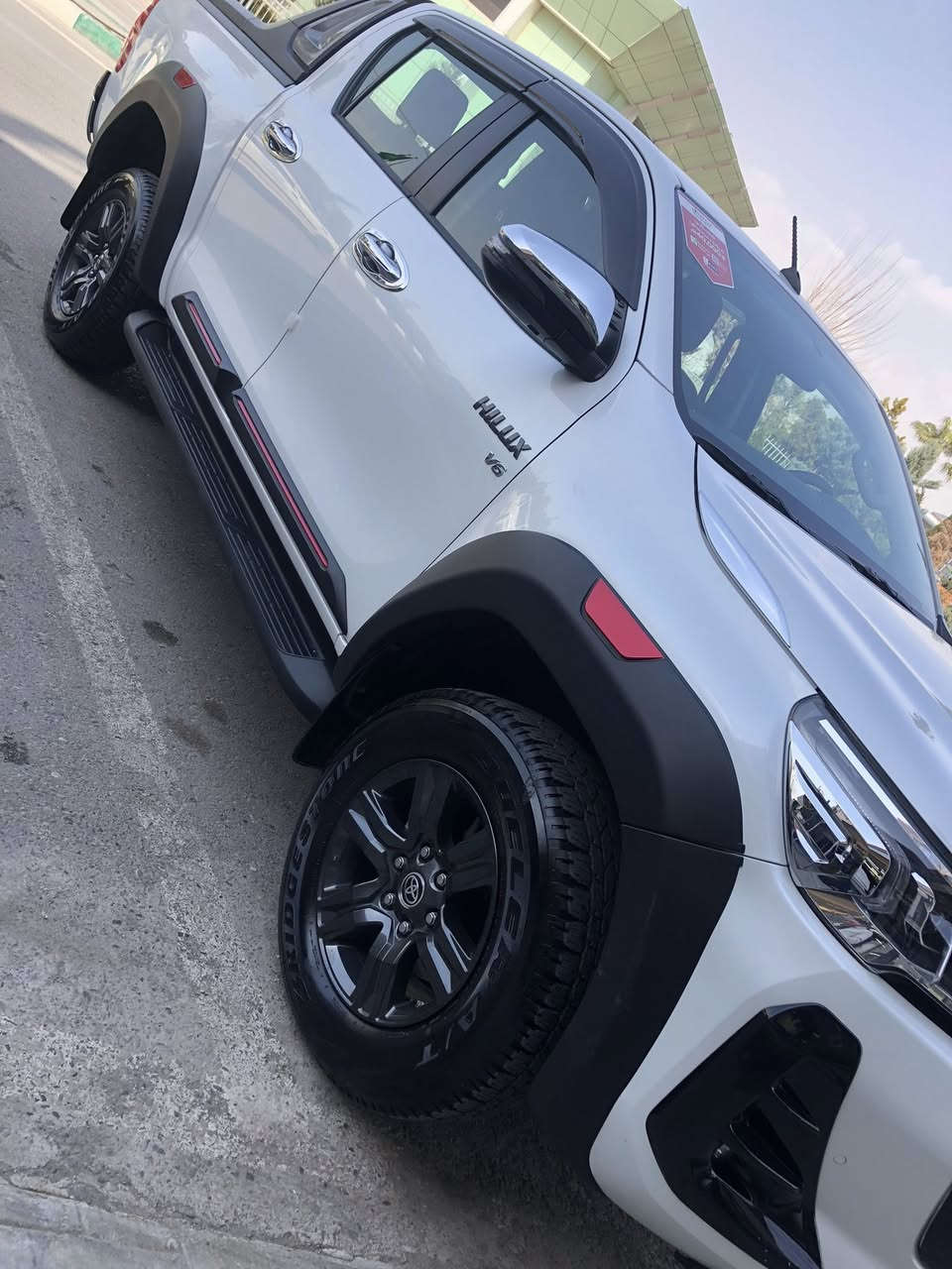 سلام عليكم عندي تويوتا پيك اب للبيع موديل ٢٠٢٥  فول مواصفات جديدة جدا مكفول من كلشي ماشي عداد ٣٠/ الف كيلومتر محرك ٦سلندر سعر ٤٠٥$ قابل للتفاوض العنوان السليمانية استفسار عن *********** شركة ساز ضمان
