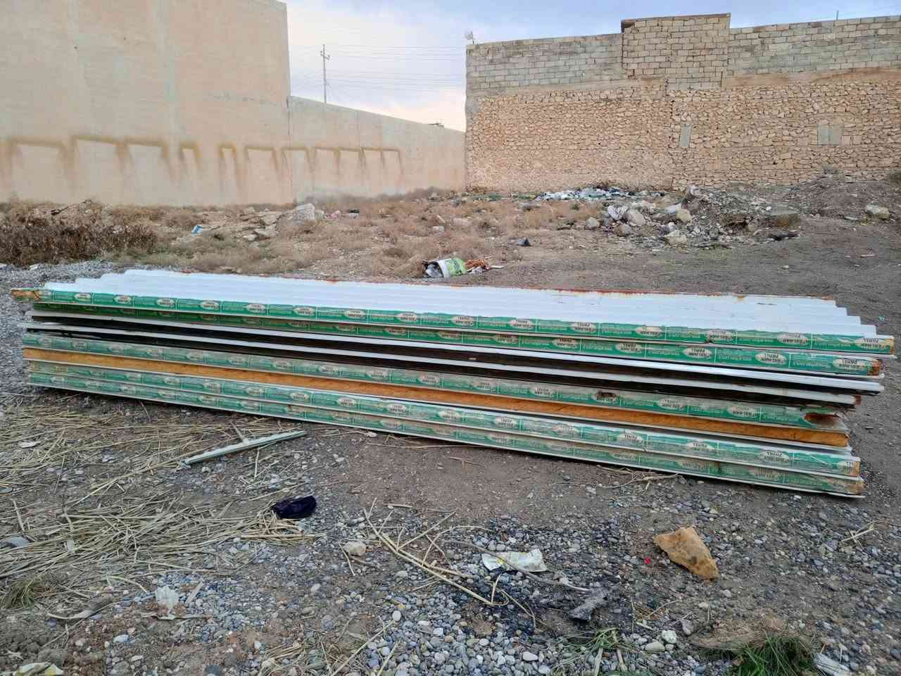 سندويج للبيع عدد 8 قطع و طول 5 أمتار نظيفات 
للاستفسار 
***********
