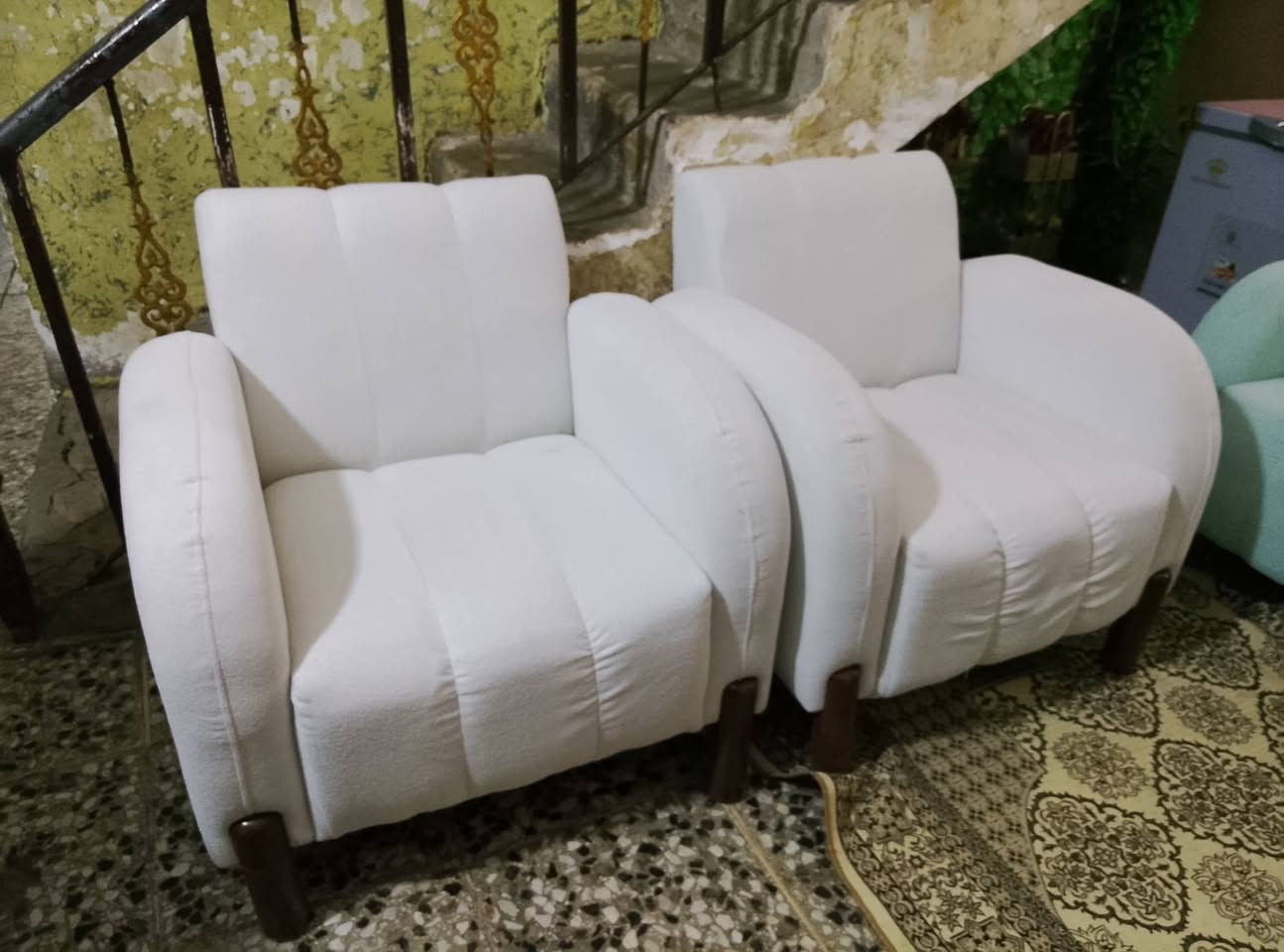 السلام عليكم تخم البيع 10 مقاعد اشتريته جديده بس ما صار بل صاله مالتي فدابيعه الشري يتصل كون اليوم تجون تأخذو ***********
