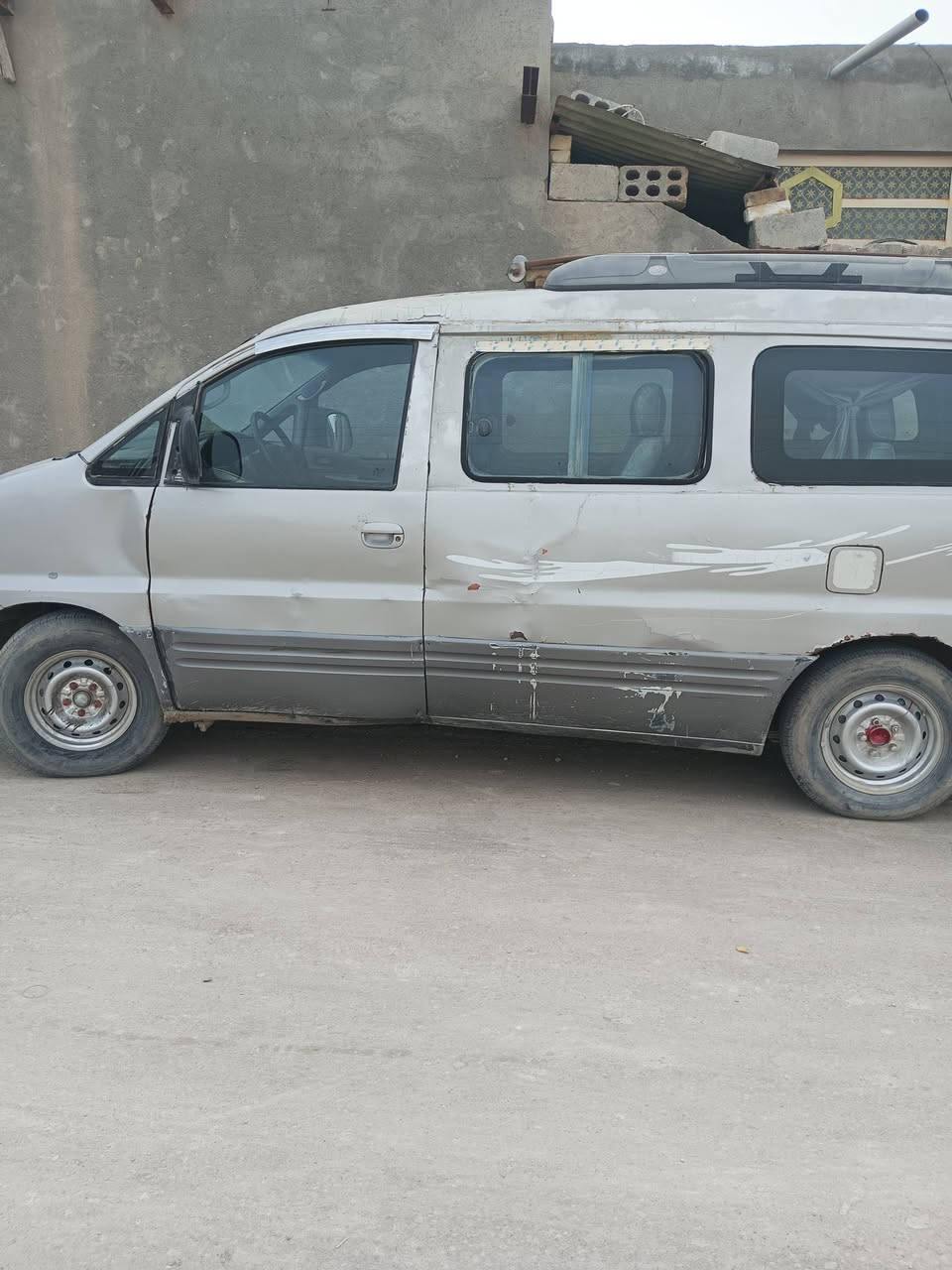 السلام عليكم ستاركس موديل 6 رقم صدامي راعيهاا ما اندله اتعهد عن سرقه وعشائر كير ومحرك واكسن خير من الله شغاله مابيها شي السعر 22 بيع او مراوس العنوان بابل للاستفسار ***********
