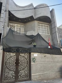 دار للبيع البلديات خلف محطة وقود ضياء الحلفي المساحة 135م  3 غرف نوم +...