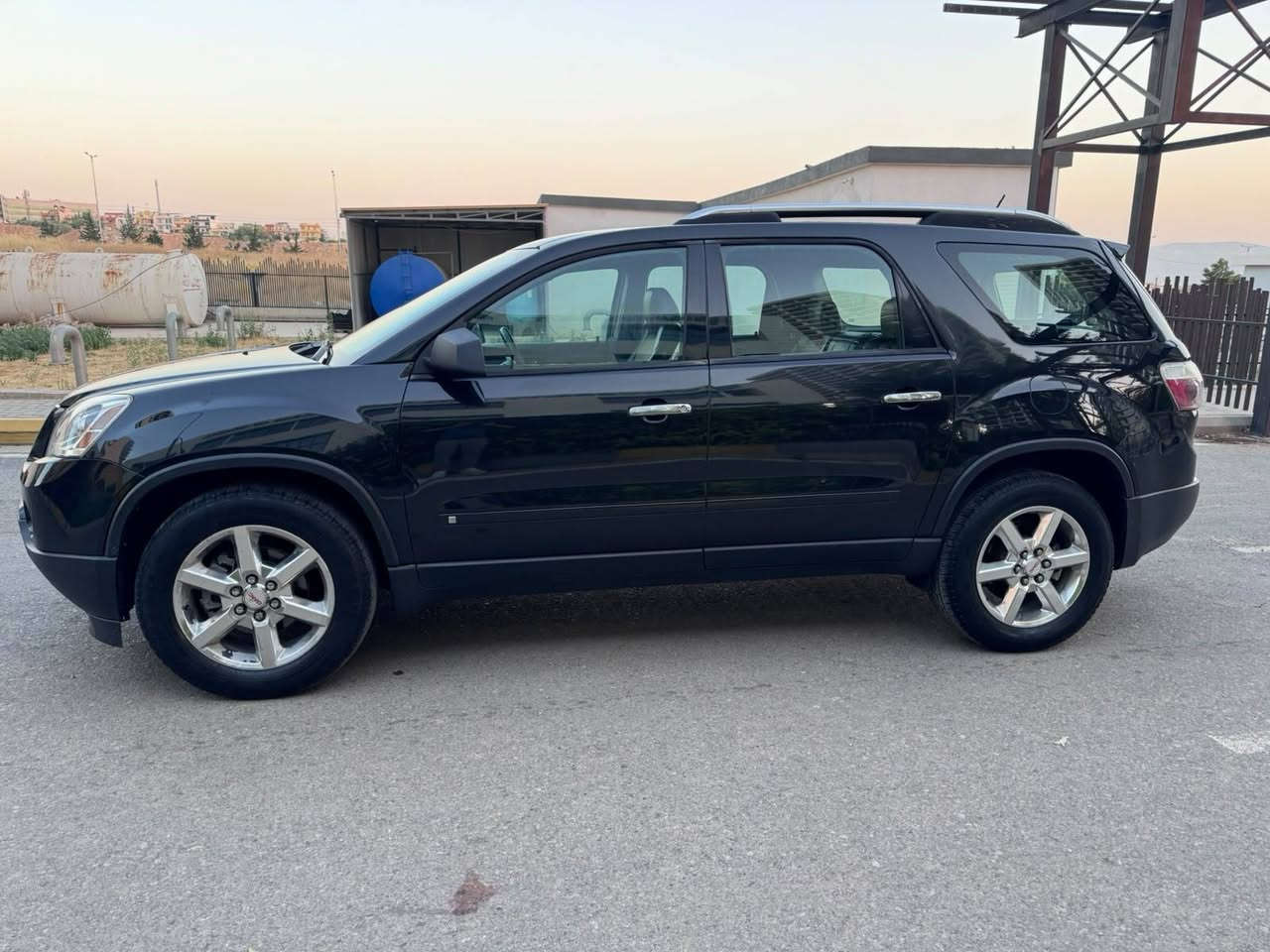 جيمسي أكاديا موديل 2009
مواصفات خليجي شركه منصور 
بدون صبغ بدون تبديل دعاميات بلادي بدون صبغ
حجر صالنصه بلادي كهربائيات كله شغال بشرط تبريد تدفأ بشرط
فور ويل 4X4 تبريد 3 قطع مركزي
كشن جلد كشن كهربائي
كير ومكينه بشرط مامفتوح محرك 6سلندر حجم محرك 3600
حداديه امامي وخلفي جديد بشرط 
ماشيه 115الف كيلو متر حقيقي بشرط
سنويه بأسمي مجدد لغايه 2031
وكاله تحويل حاضر هزه جديد سياره مكفوله شركه جديده جديده
مكان السياره سليمانيه سعر 117 ورقه بي مجال بسيط
رقم تلفون ***********

