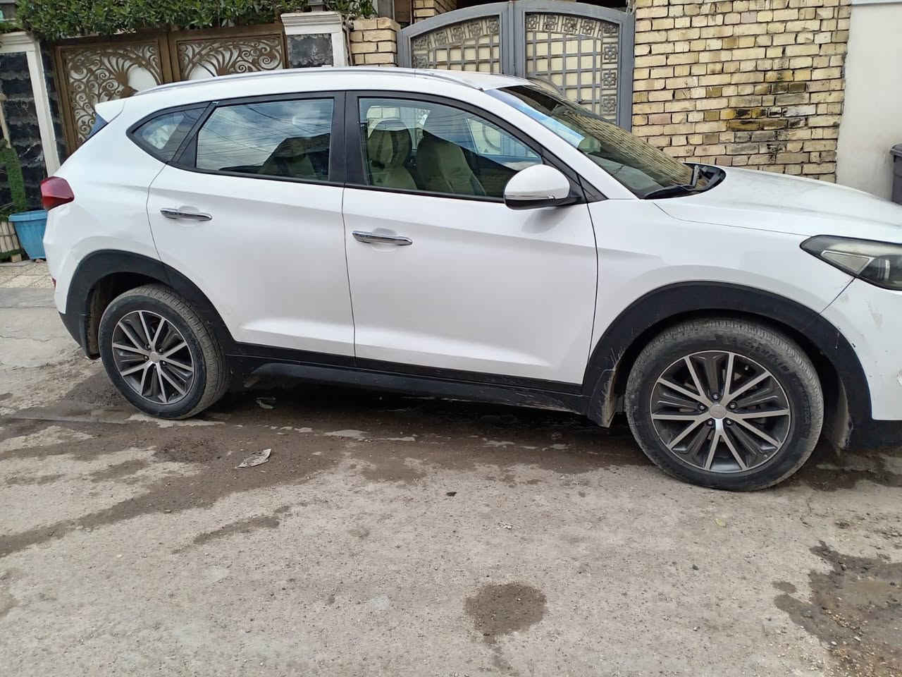 توسان 2017 مكان بغداد السعر 172 وبيه مجال للاستفسار ***********
