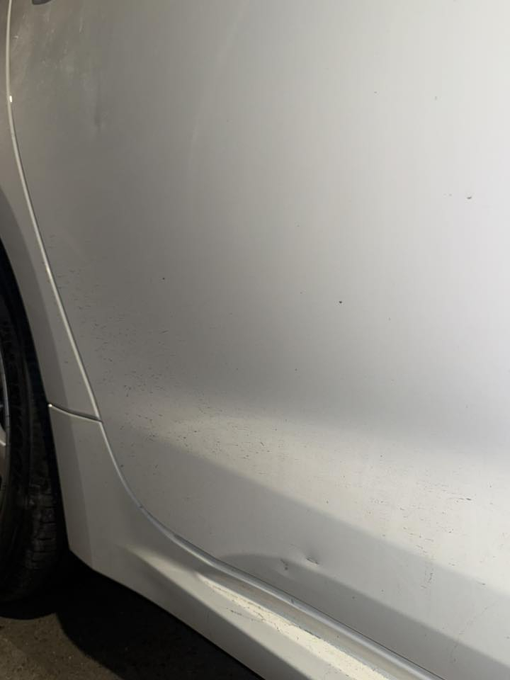 السعر 145 قفل ، بيها شخط على طول جهة السايق نتيجة تخريب اطفال وليس حادث، وتكحيل بالمدگر الامامي بسيط جداً وماينشاف بالواقع . كلشي موضح بالصور

السيارة اقساط - انطيك بيها وكالة

عنواني -بصرة- قبلة
رقمي ***********

كورلا 2024  شكل الخليجي محرك 1800 هايبرد HEV  

 ماشي35الف

❇️محرك 1800 هايبرد شحن ذاتي 

❇️بصمه + دخول ذكي 

❇️هاندر بريك بصمه + اوتو هولد 

❇️سلايت 

❇️رادار امامي 

❇️سياقه اليه 

❇️تبريد قطعتين 

❇️تبريد بيانو شاشه 

❇️شاشه ابل كار بلي + كامره خلفيه دواره 

❇️مانع نزلاق + مود درايف +  ايفو مود 

❇️6  ايرباك

❇️ويل حجم 16   

❇️حساس لايت كامل اوتو عالي ناصي اوتو + حساس ظغط اطار 

❇️تحكم سترين كامل فول 

❇️لايت زينون + لد صباحي + اشاره لد  

فقط هاي الملاحضات الي بالصور، بالواقع مامبينه 

السيارةعليها اقساط انطيك وكالة بالسيارة ركز بالمنشور قبل لا تراسلني
