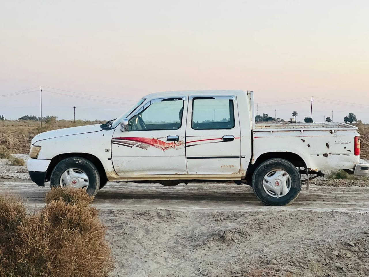 السلام عليكم للبيع دير موديل ٢٠٠٦ نظيفه جاهزة كهربائيات تخم تاير  حدادية رقم كربلاء للاستفسار الاتصال على ***********
