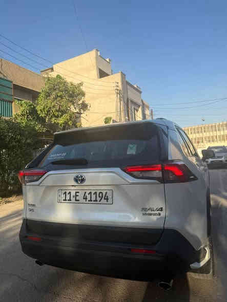 السلام عليكم .. 
رف فور 2023  بغداد هايبرد خليجي شركة ساس فول مواصفات 
محرك ٢.٥ 4سلندر
 كير 8 سرعات  اوتو 
 فتحات تكيف خلفيه 
 حساس امامي خلفي 
مصابيج LED اماميه واناره نهارية.
 ماشيه 30 الف  
 ملاحظة ...
 السياره كفاله عامه عدا تكحيل بسيط في الدعاميه الاماميه والخلفيه موضح بالصور 
  اضافات السيارة ...
 دوشمه محيطيه للسياره بالكامل
عازل حراره للسياره بالكامل
   السعر .. ( 280 ورقه )  مجال بسيط
  العنزان : بغداد الشعب قرب النادي العربي 
 للاستفسار الاتصال على الرقم 
 ***********
