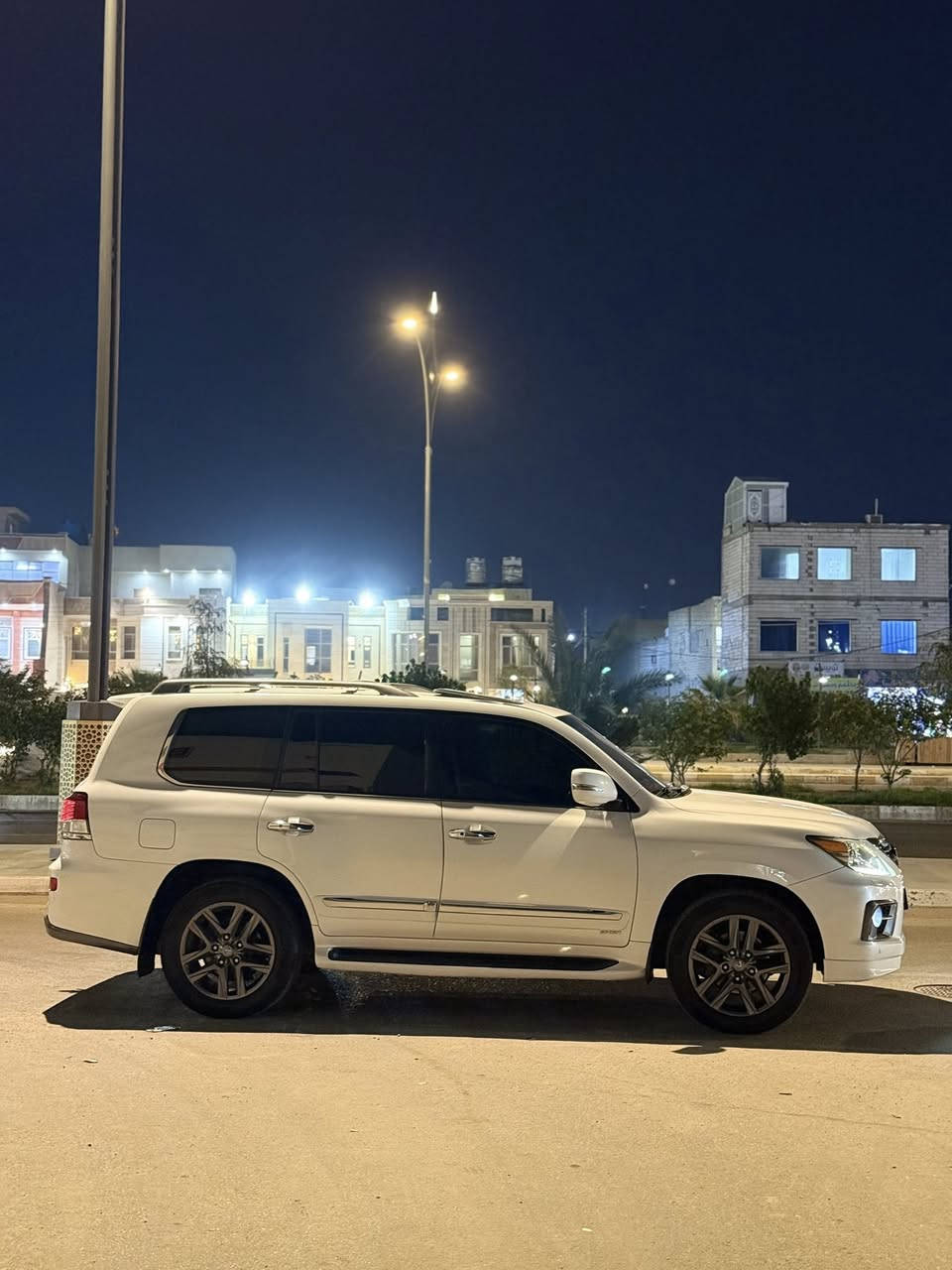 للبيع 
لكزس 2015 بريم اصل 
مكفولة كفالة عامة فحص سونار بدي كار 
رقم بغداد باسمي 
معروفة مواصفات البريم  
تضليل 80//100 
السياره جديدة وجاهزة للخير بدون نقص 
تخم تاير اصلي قبل اسبوع 
ادامة كاملة
السعر 440 $ وبيه مجال 
مكان ذي قار المدينة المائية 
الاستفسار ***********
