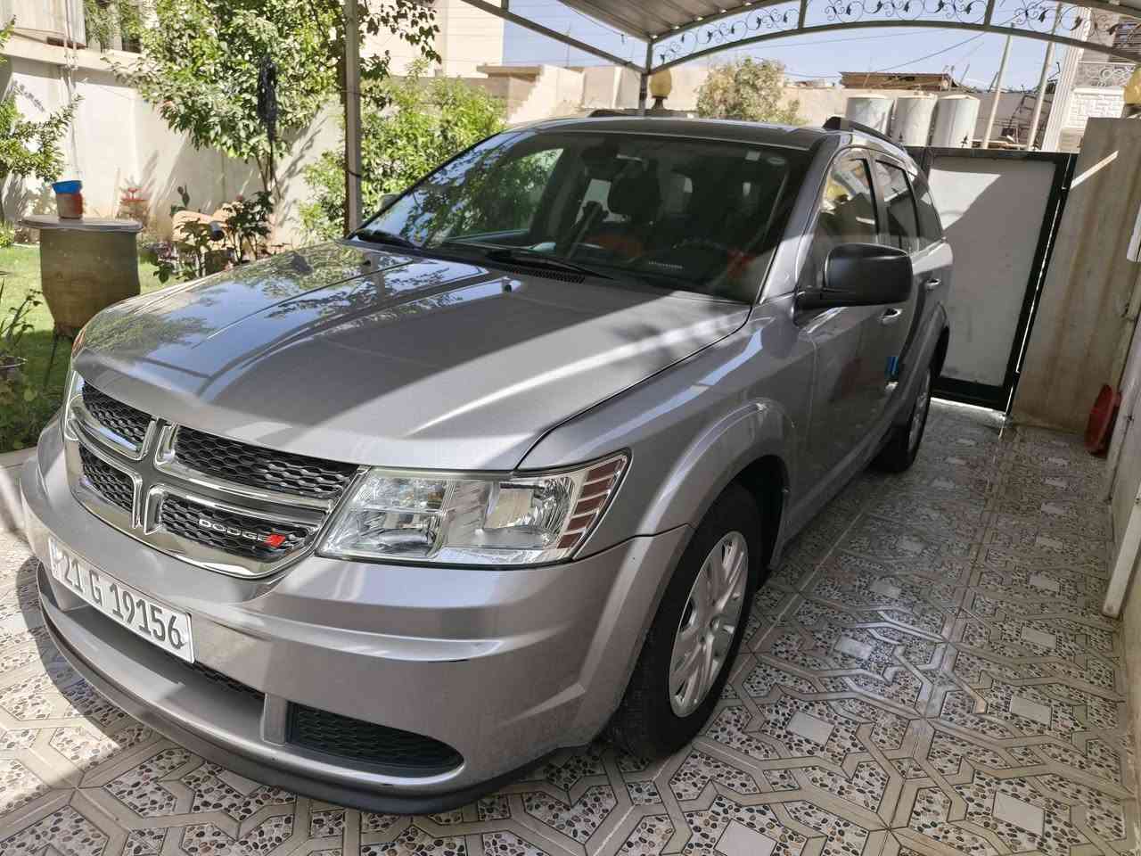 السلام عليكم
دوج جورني 2018 
محرك ٤ سلندر 
تبريد قطعه وحده 
رقم سليمانية الجديد سنوية جديدة هزه جديدة بأسمي
حادثها دعامية خلفية فقط
ماشيه116الف كيلو قابل للزيادة 
بيها دفتر بانزين
السعر 154$ وبيها مجال 
مكان السياره كركوك 
***********
