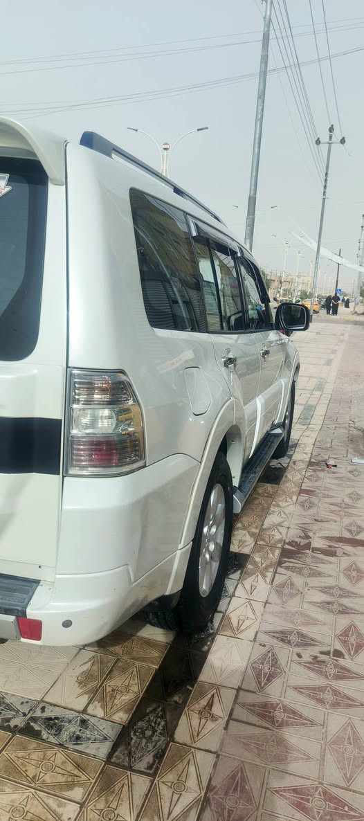 السلام عليكم باجيرو نظيف 2010 سياره باسمي     180       ***********
