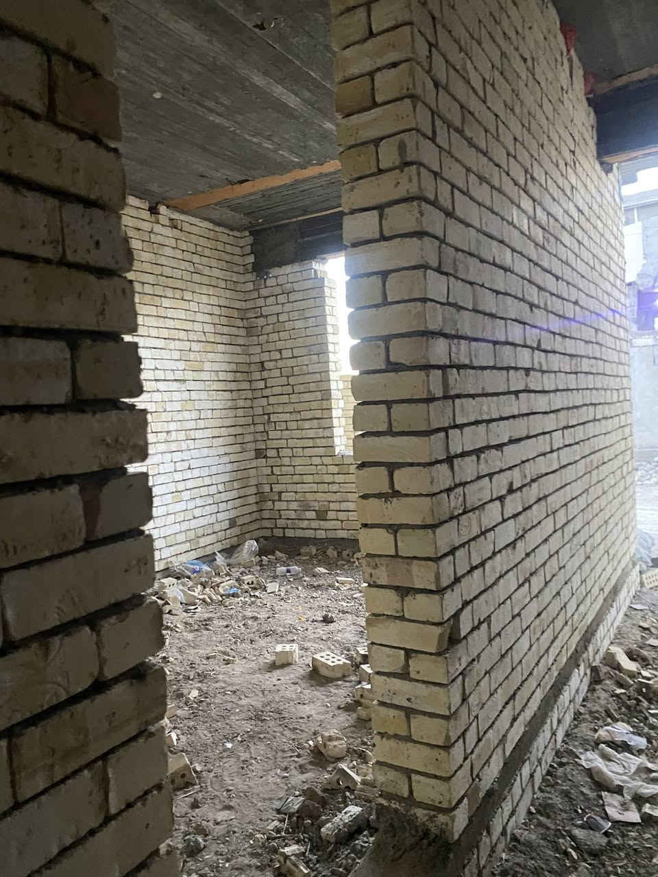 السلام عليكم
هيكل ١٠٠ متر طابقين طابوك بالعدوانيه قرب المنتجع

شارع عرض ٨ داخل خطة تبليط

غرف ٢ وحمامات٢ ومطبخ وستقبال وصاله
***********
