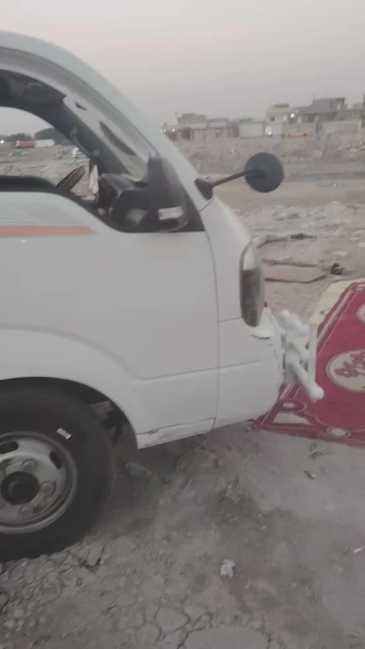 سلام عليكم شباب سياره موديل 18 رقم بصره سياره مكفوله كفاله عامه من كلشي بيه بس لغد ليسر واظح بل منشور سعر 135 وبيه مجال عنوان بصره حي بغداد ***********
