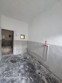بيت لبيع بشارع المطار القديم المساحه ١١٠متر يحتوي على غرف ٢ وصاله ومطب...