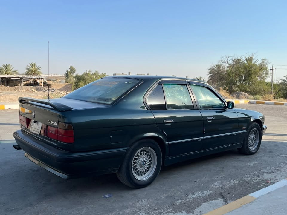 للبيع او المراوس حسب القناعة
BMW 
حجم 525
موديل 1994
محرك مسكر فانوس
 كير جديد اوتو
 صدر جديد 
شاشة
 لايت زنون 
تخم تاير جديد 
الرقم صلاح الدين  
السعر 60
العنوان / سامراء  
الاتصال على الرقم
***********
