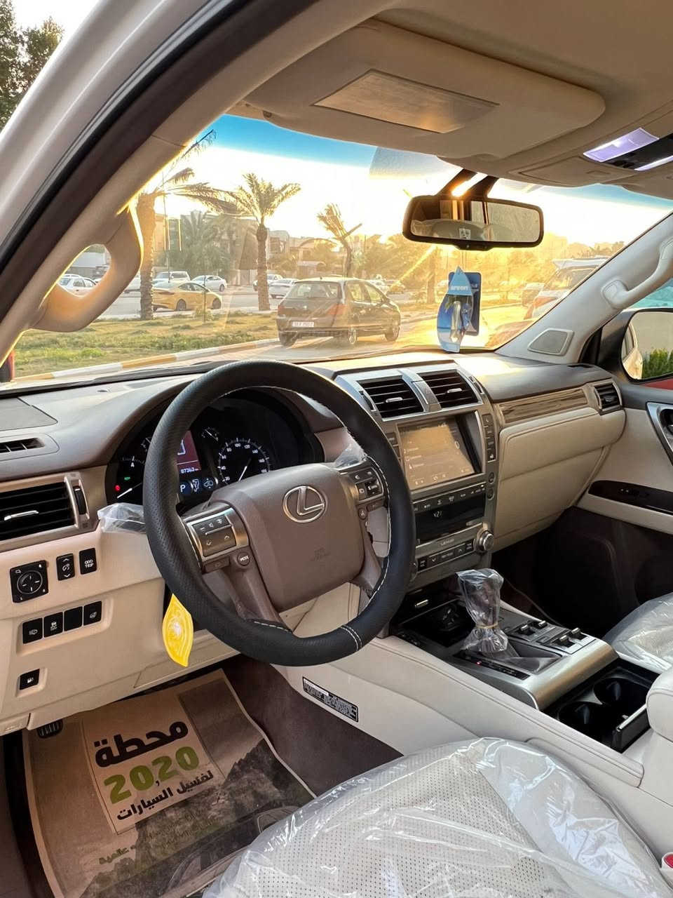 برادو لكزز موديل 2015  باب اول
رقم اربيل الجديد 
مكفوله كفاله عامه من الصبغ والتبديل والبارد 
 سيارة داخل ابيض اوف وايت
مواصفات 
جكات تصعد وتنزل السياره
شاشات 3 بلاديات
رادار امامي + جانبي
كشنات حار + بارد + ثنين كراسي كهرباء
كشن سايق خزن مموري
اربع كامرات 360 درجة 
ستيرن كهرباء خزن + ستيرن تدفىء
اتو بارك تصفط وحدهي
13 سماعة + دمام 
كشنات خلفية كهرباء 
تشغيل عن بعد 
فتحة بل سقف
بصمات اثنين  
اعلى مواصفات بل لكزز فول للاخير 1/1
السعر (347) وبيهة مجال للشراي 
مكاني بغداد الكرخ 
رقمي ***********
