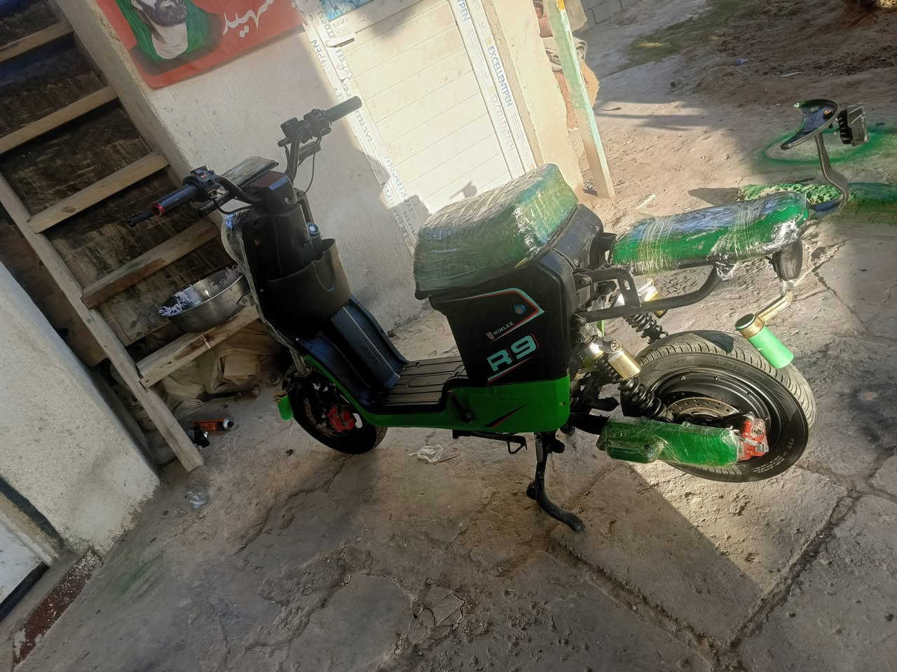 دراجه ار 9 نضيفه نقص 4 بطاريات يعني بيهه بطاريه وحده اكرر نقص بطاريات سعرهه 200 ققل لا تعبني ولا اتعبك نقص اربع بطاريات ترجع وكيل سكني 5 ميل البصره


**إذا كنت صاحب هذا الإعلان وتريد حذفه لأي سبب، رجاءا أرسل رسالة إلى الدعم الفني**