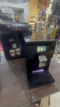 تتوفر ماكنة قهوة كروبس صناعة فرنسية نظافة 98‎%‎ تعمل عدة مشروبات من ضم...