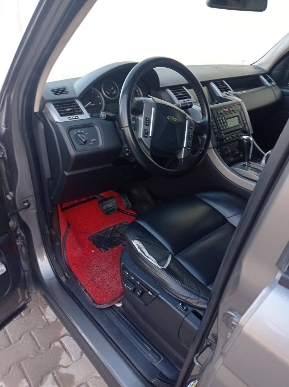 سلام عليكم سياره لاند روفر موديل 2008  محرك ثمانية سلندر كاز  سياره مكفولة من ضربة عنوان النجف الاشرف 
الاتصال ***********
‏***********
