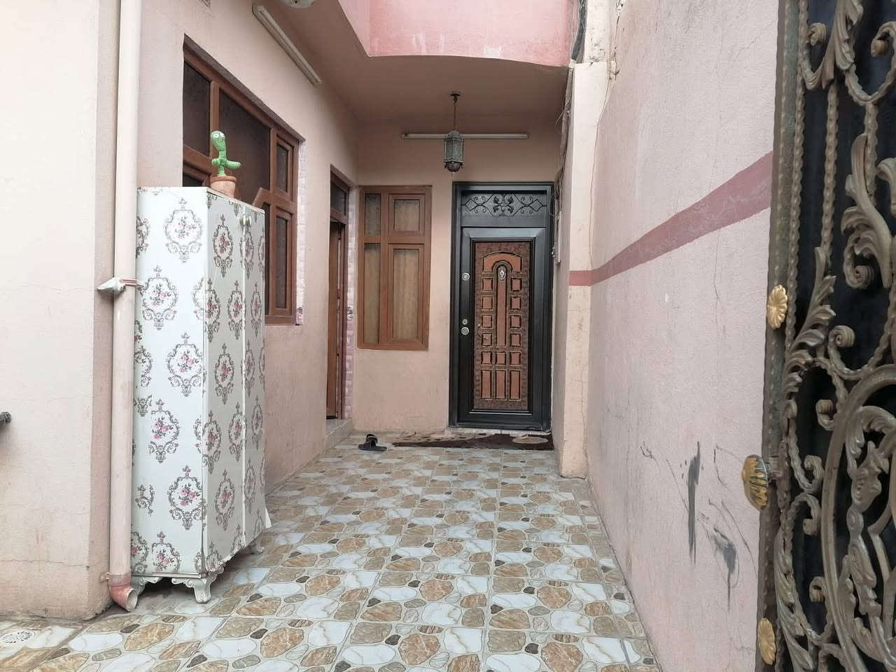 #دارللبيع
خانووى دوو نهوم بو فروشتن له گه ره كى ئيسكان كون نزيك چوار باخ

روبه رى 108 متر طابو ملك صرف

پيكهاتوه له :-  1 ژور نوستن - مطبخ - ميوان - هول 
نهومى دووه م 1 ژور نوستن - مطبخ - ميوان - هول 

نرخ 118 مليون 

بوزانيارى زياتر په يوه ندى بكه ن به عقارات ستار اكرم بازرگان

📍ناونيشان : كه ركوك بازارى ئازادى ته لارى ئاسو

***********
***********
