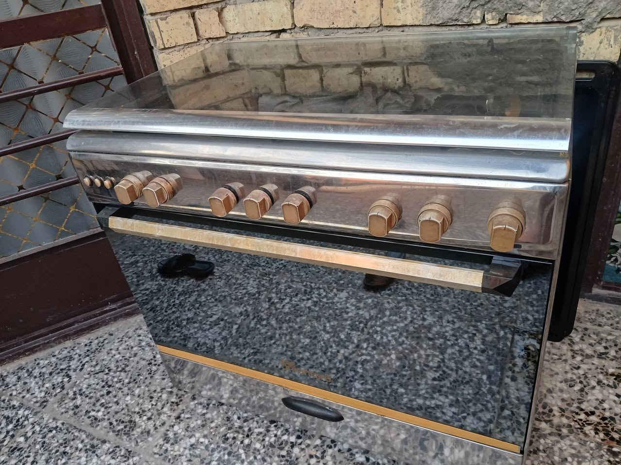 طباخ كلشي بي شغال ونظيف كلش فقط النار لونها احمر يعني العيون يرالدلهن تنظيف 
السعر ١٥٠ وبي مجال والعنوان بغد الكرخ حي التراث


**إذا كنت صاحب هذا الإعلان وتريد حذفه لأي سبب، رجاءا أرسل رسالة إلى الدعم الفني**