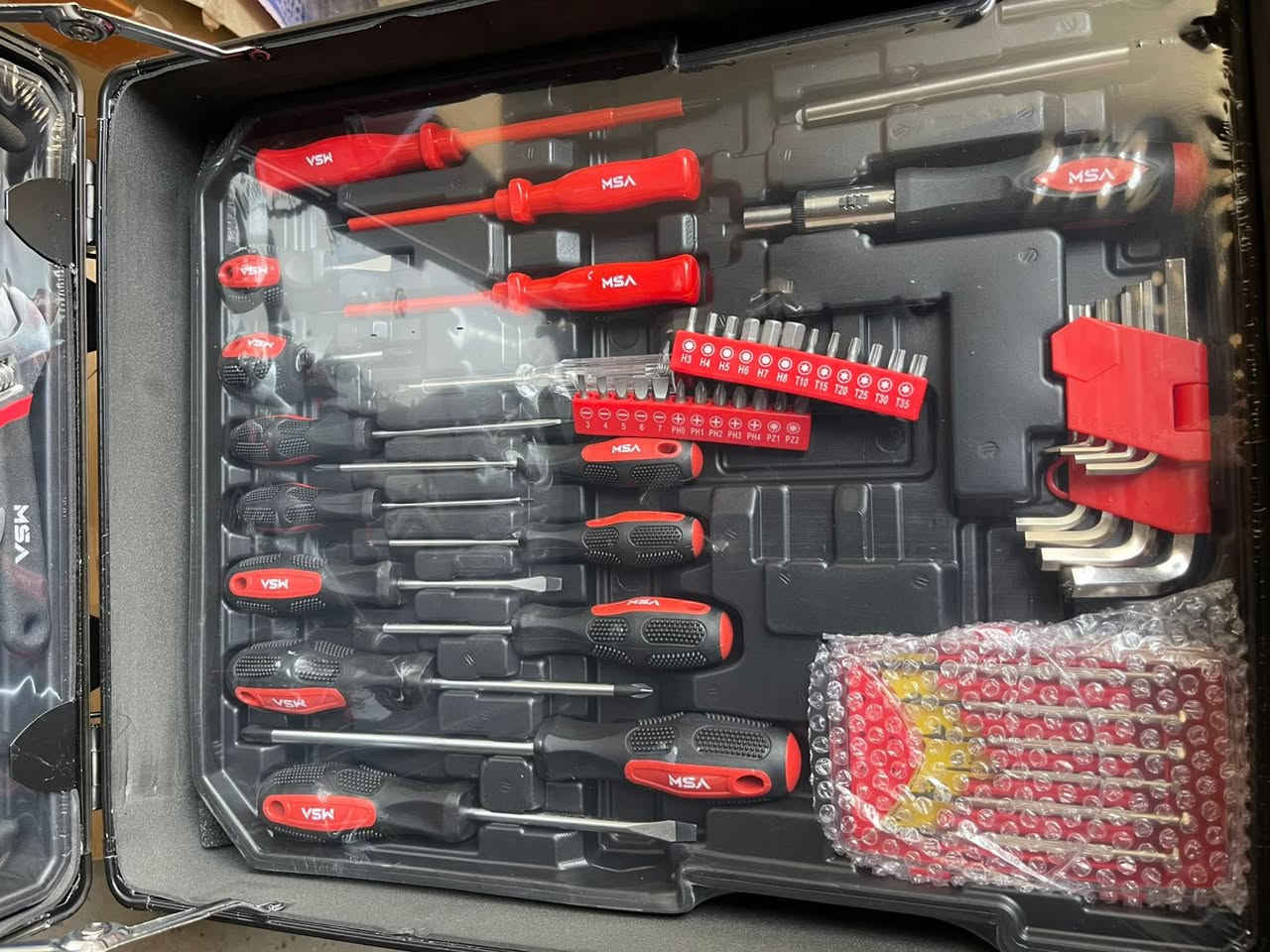 حقيبه عده
 ٦١٠ قطعه داخليه 
الاصلي وزن ثقيل 
السعر ٥٠ الف


**إذا كنت صاحب هذا الإعلان وتريد حذفه لأي سبب، رجاءا أرسل رسالة إلى الدعم الفني**