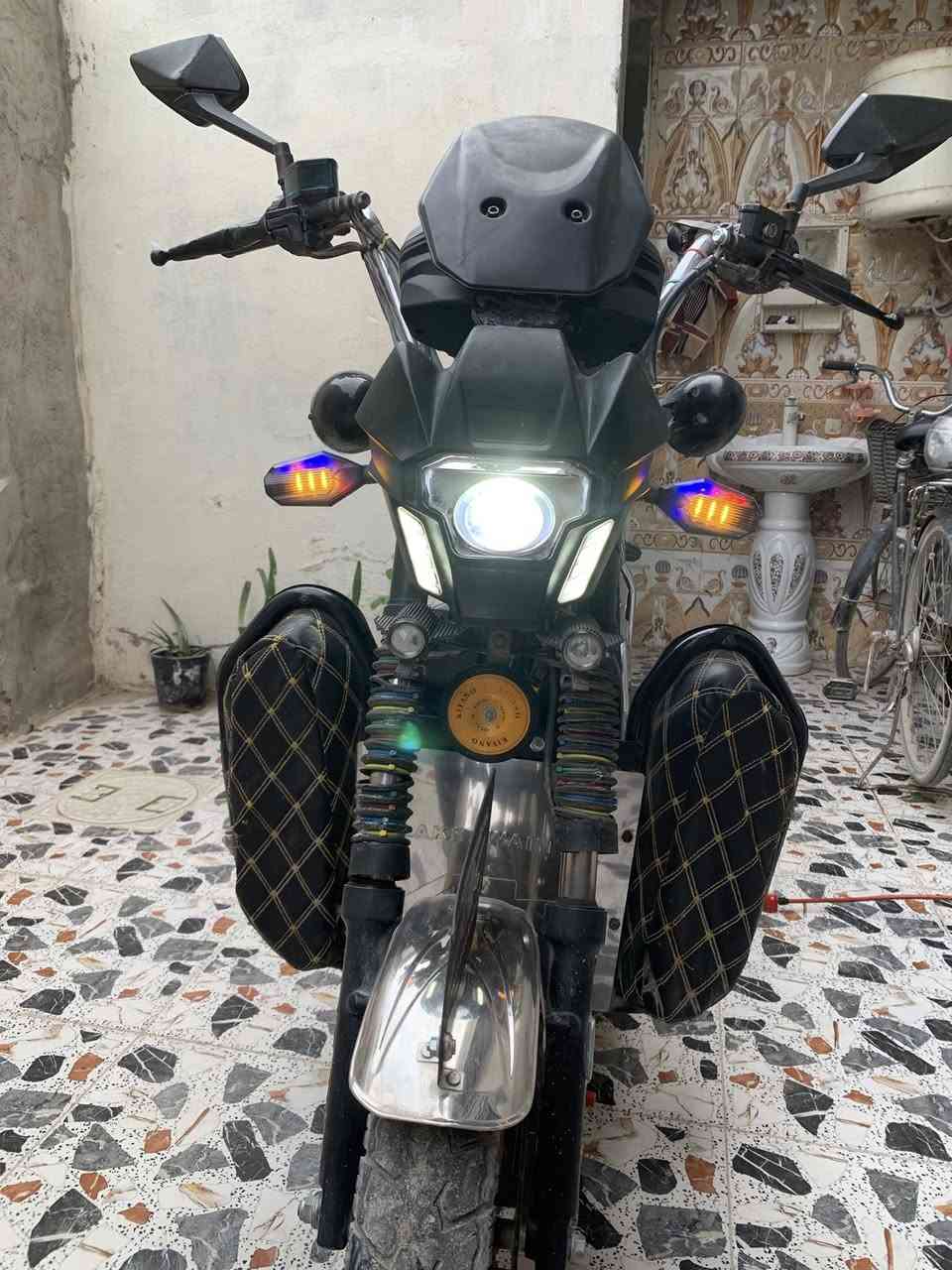 ماطور جبلي . لبيع. بطارياته 10+10 او عل فحص الموطار كلش حلوو او نضيف السعر 550 ألف قفل  رقمي *********** المكان فلوجه حي جبيل
