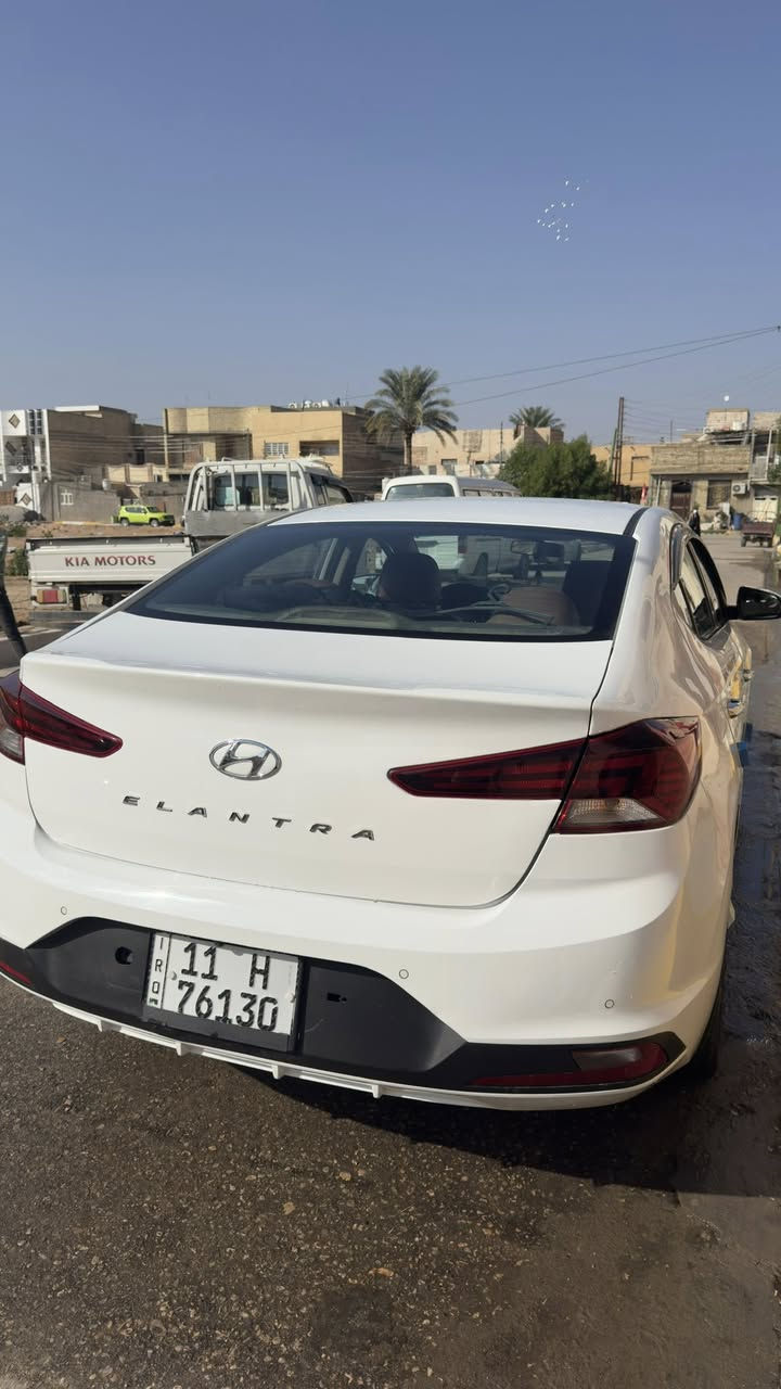 النترا مديل ٢٠٢٠ خليجي فول مواصفات بصمة فتحة حساسات اشارة بالمري مري شفط ويل خمسة ويل كب شاشة كامرة فول كل المواصفات بيها مكينه ٢٠٠٠ 
بيها جاملغ امامي وجاملغ خلفي مصبوغات 
السعر ١٥٣ 
***********
