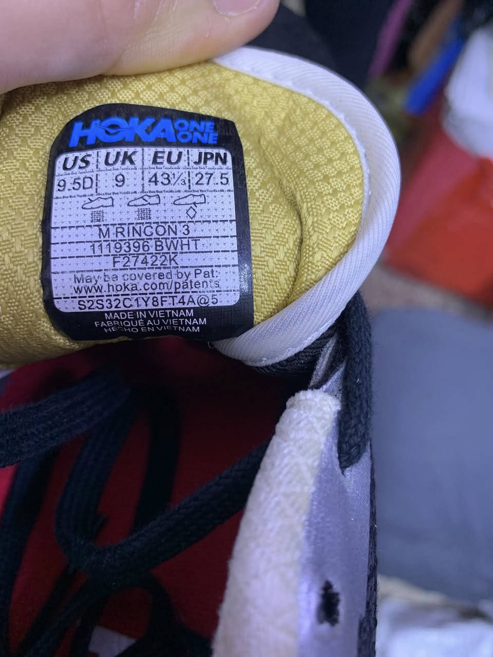 حذاء رياضي باله اصلي منشأ فيتنام النضافه 100/100 قياس 43السعر 25 الف يوجد توصيل جميع المحافظات ***********
