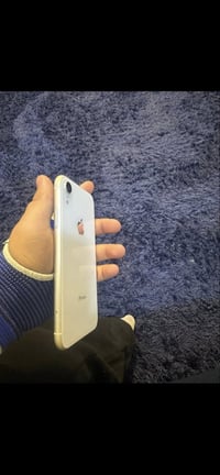 ايفون اكس آر • ١٢٨ • بطارية ١٠٠