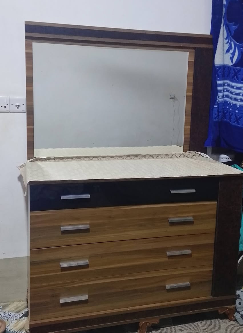 السلام عليكم غرفة للبيع سعرها 500
بيها مجال


**إذا كنت صاحب هذا الإعلان وتريد حذفه لأي سبب، رجاءا أرسل رسالة إلى الدعم الفني**