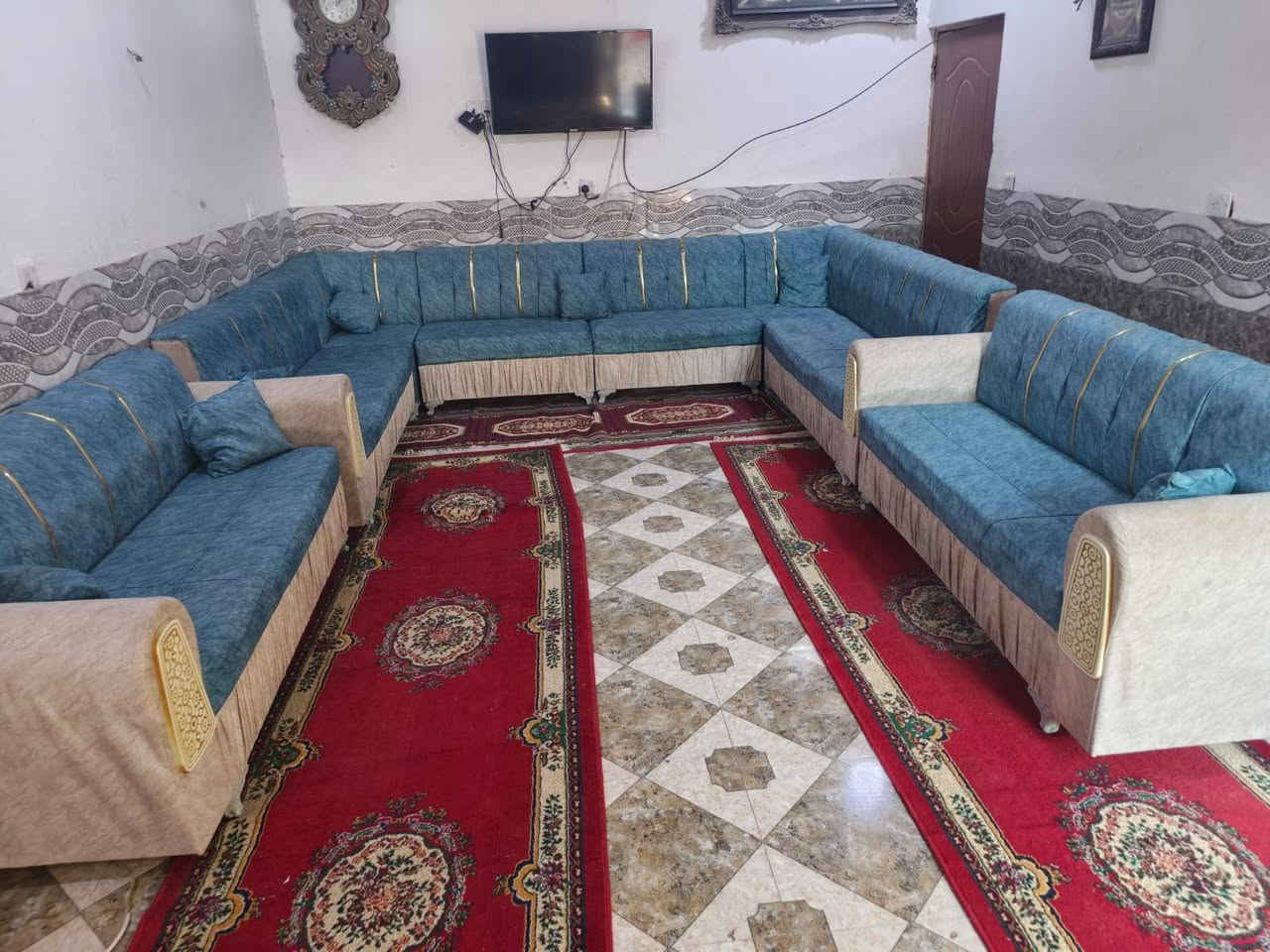 سلام عليكم ديوان ٢٠ نفرنضيف كلش كامل هوه كوشاته سعر ٥٥٠ هذا رقمي ***********
