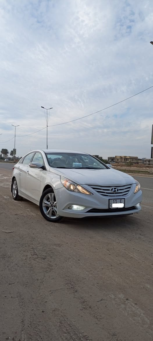 السلام عليكم 
سوناتا 2013
للبيع رقم بغداد 
دولي بأسمي السياره 
مكينه 2400
خليجي 
تبريد شغال 
بيهه قطعتين صبغ 
صدر حداديه تخم تاير جديد 
السياره جديده بمعنى الكلمه 
مال جناي السياره 

مواصفات السياره 
كشن كهرباء 
قطعتين تبريد 
شفتات ستيرن 
شاشه 
اشاير بل مري 

السعر     130 وبيها مجال 
المكان بابل حصوة ناحيه الاسكندريه الاتصال على الرقم فقط ***********
