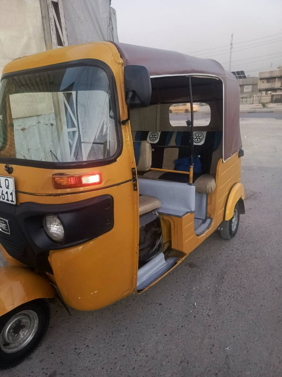 سلام عليكم تكتك موديل 2019مضلع رقم وسنويه تحويل مباشر السعر 5600وبيها مجال المكان بغداد حي البتول رقم الهاتف ***********
