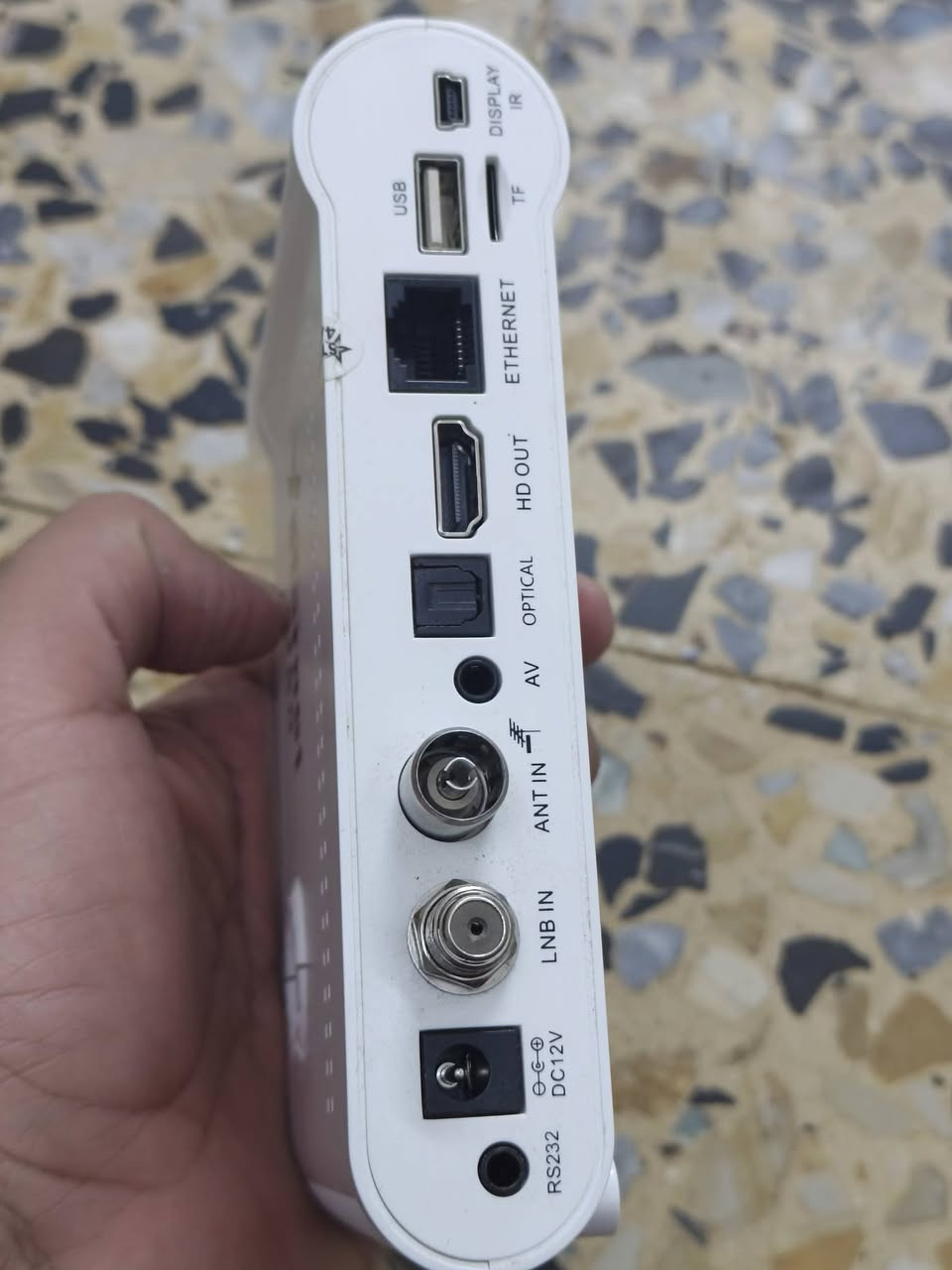 ستلايت ستار نت بيجو العملاق ثلاث احدث انظمة ستلايت وبث ارضي ونظام اندرويد رام 4 ذاكرة 64 يقبل vip على حالياً سيرفر فوريفر وليس vip فاتح جميع الاقمار بدقة 4k حقيقي ريمونت بلوتوت ناطق عدد 2 الاصليات غير مستعملات الجهاز استعمال شهر سبب البيع تم شراء ستلايت ستار نت توين 4000 بلس للتواصل *********** انسى تشويش الابراج مع تيفي بوكس تايكر نظام اندرويد 12 بدقة 4k حقيقي يحتوي على اشتراكات تصل الى10 سنوات للمعلومات اكثر ادخل اليوتيوب السعر 210  الف مع التوصيل
ملاحظة : الريمونت ناطق بلوتوث
